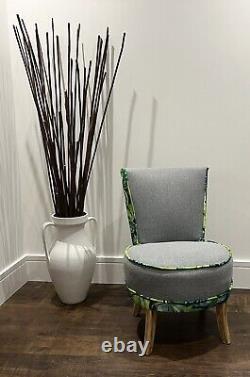 Contemporary lounge/bedroom chair