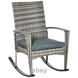 Chaise à bascule en rotin avec coussin gris clair