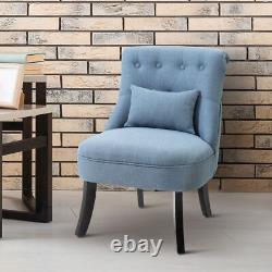Chaise de salle à manger simple en tissu avec accoudoirs, rembourrée avec un oreiller, pieds en bois massif pour le salon.