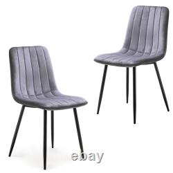 Ensemble de chaises de salle à manger en velours avec assise rembourrée et pieds en métal solide. Chaises de cuisine