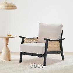Fauteuil en rotin avec cadre en bois à un seul siège, avec coussin gris et canapé rembourré